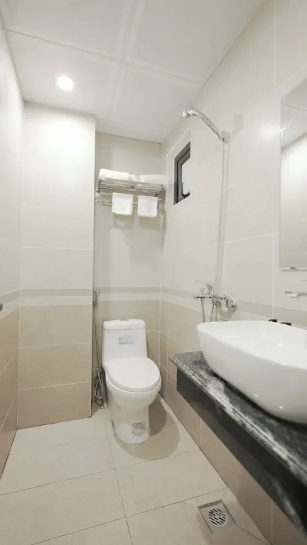 Royal Hotel - Trinh Van Bo, Nam Tu Liem