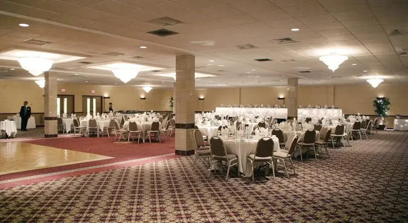 Ramada Inn and Convention Center - Eau Claire