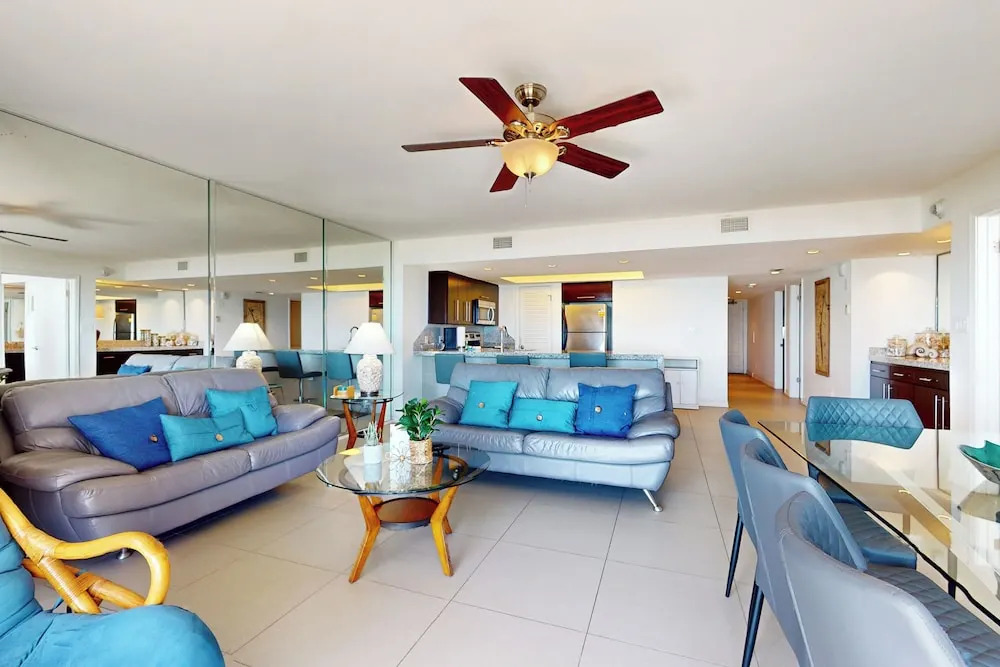 All-suite Coastal Retreat: Suntide III - Unit 405