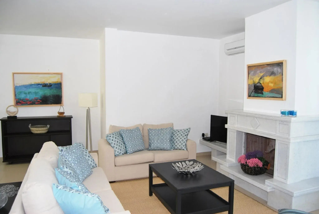 Chrysiida Suites