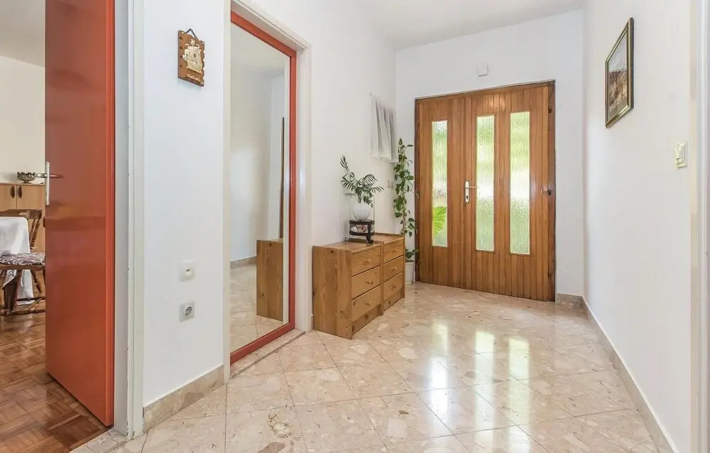 Beautiful Apartment in Vodice With Wifi and 2 Bedrooms