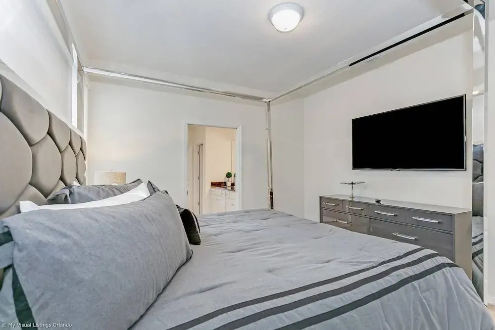 Luxury and Style! BIG Pool Area and Game Room in Solterra 6br/4.5 Bath #7st564