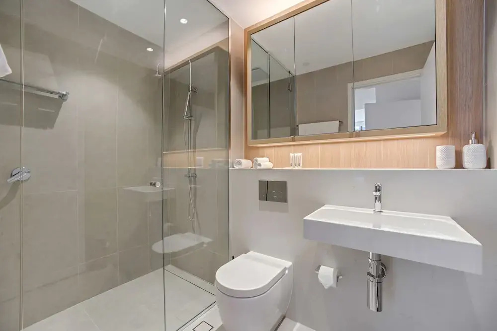 New Luxury Apartment Walking to Shops & Cinema