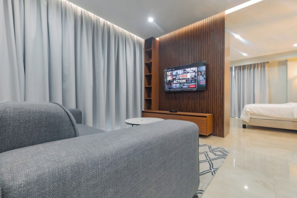 Sky View Condo at Bravia