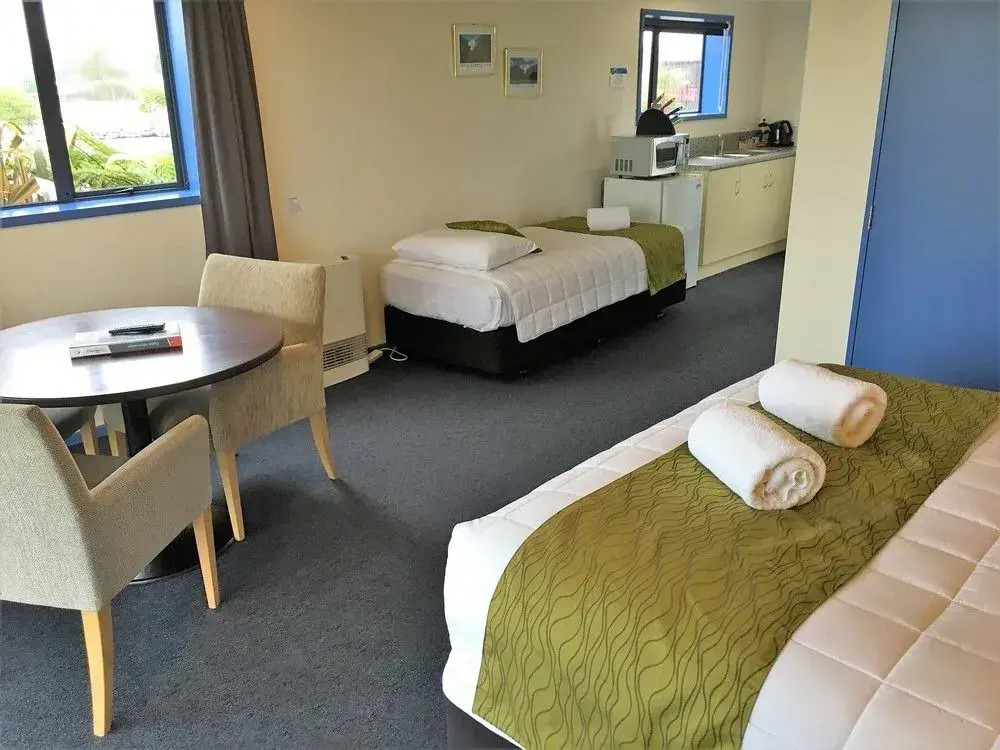 Haast River Top 10 Holiday Park