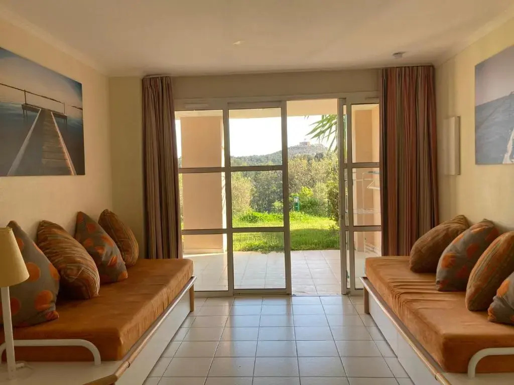 Appartement Saint-Raphaël, 3 pièces, 6 personnes - FR-1-504-614