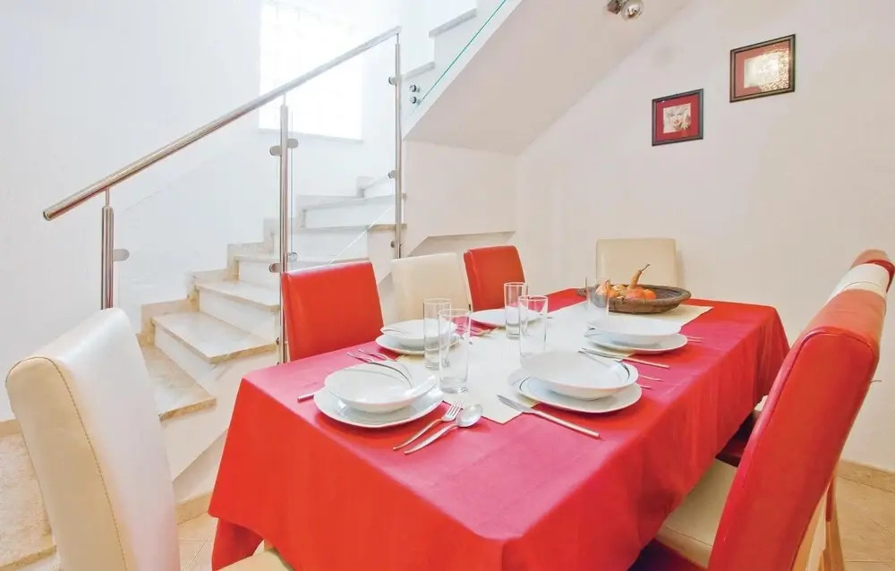 Pet Friendly Home In Veprinac