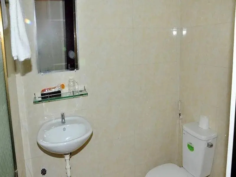 Hoang Tay 2 Hotel by Bay Luxury