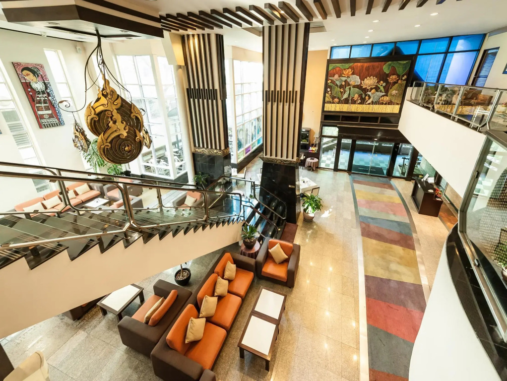 Pinnacle Lumpini Park Hotel