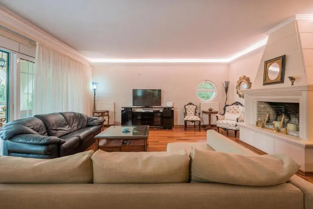 Elenis Family Villa