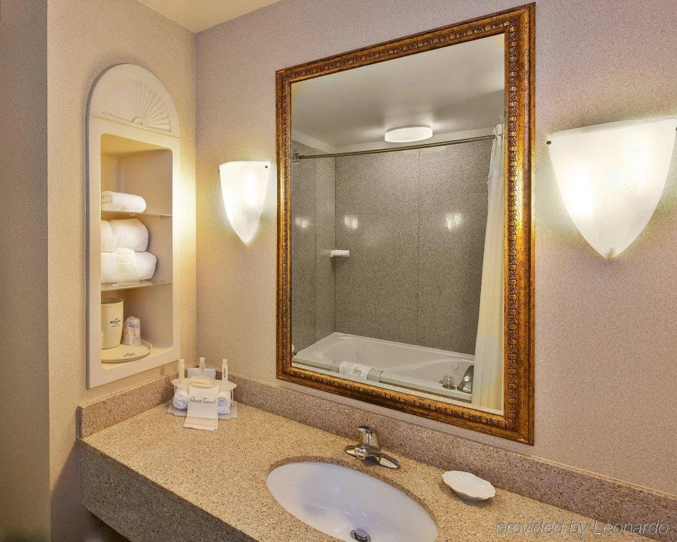 Holiday Inn Express & Suites Dyersburg by IHG