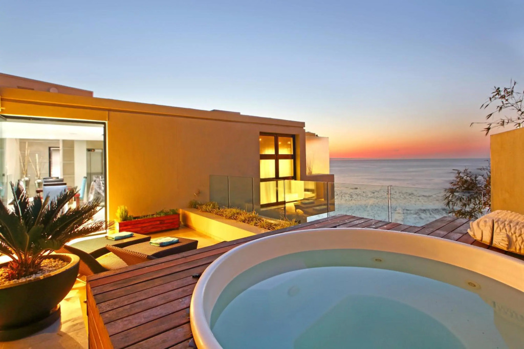 Azamara Luxury Villa - Camps Bay