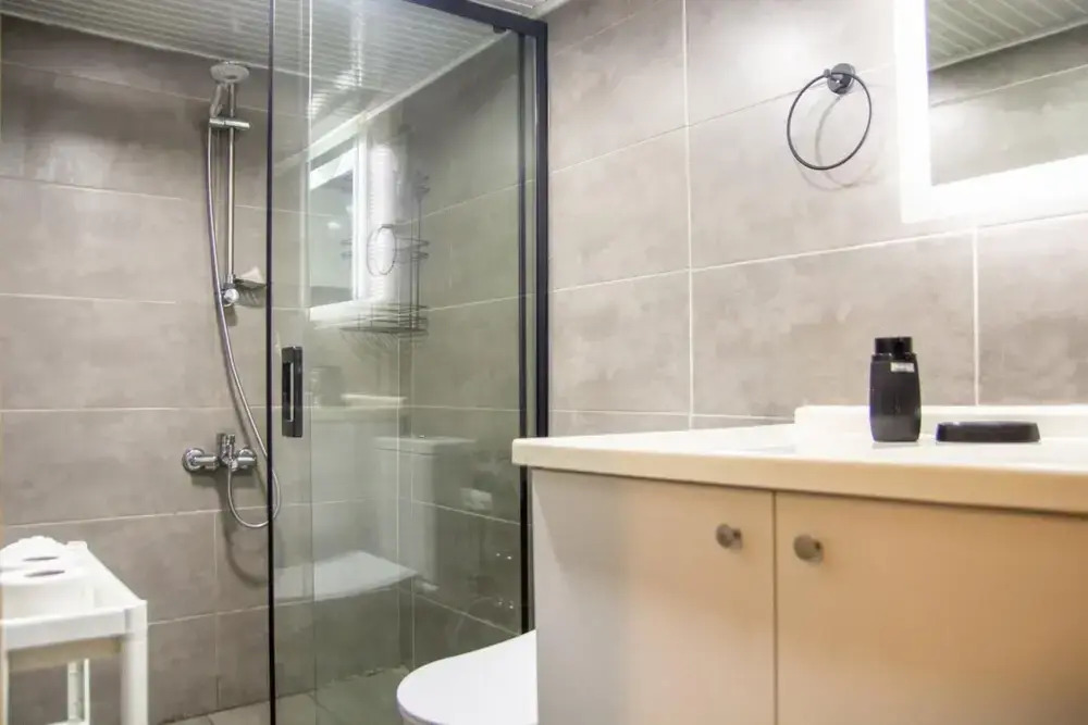 Central and Colorful Studio Flat in Alsancak