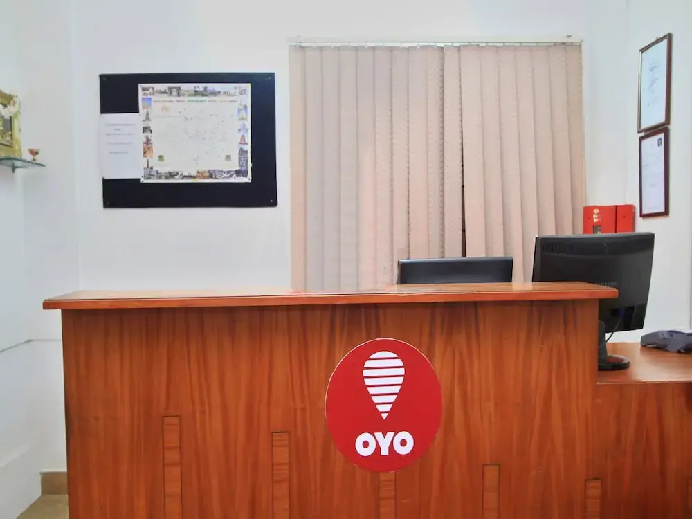 OYO 1356 Hotel Gokulam Compact