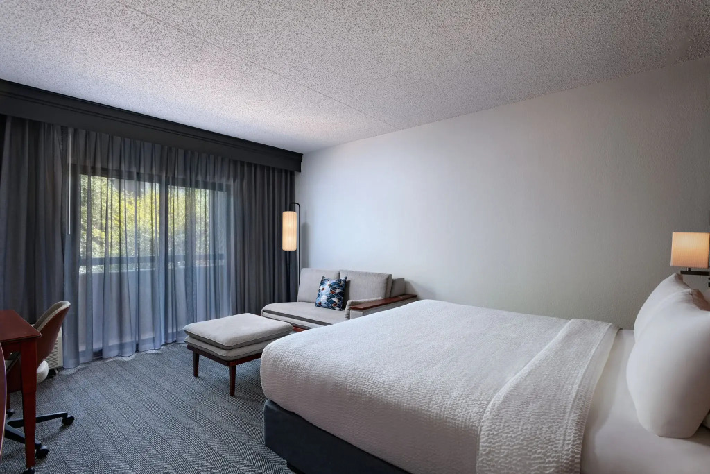 Courtyard by Marriott Dallas Plano Parkway at Preston Road
