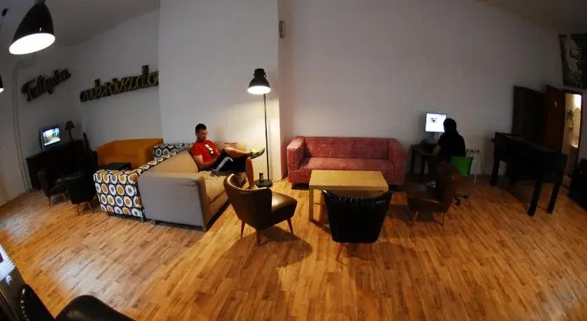 Mandarin Hostel