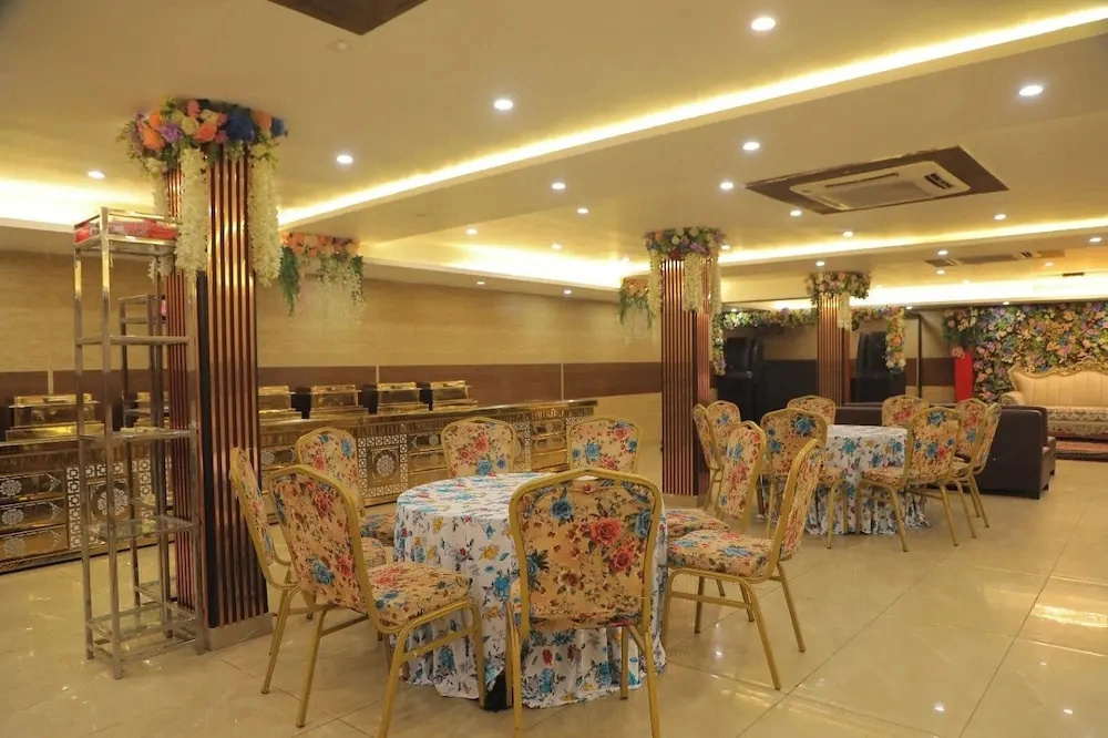 The Royal Casa Hotel And Banquet