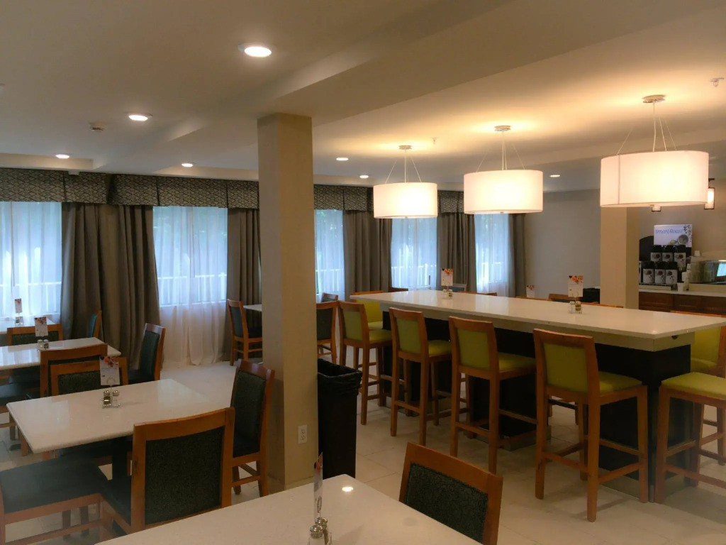 Holiday Inn Express and Suites West Ocean City by IHG