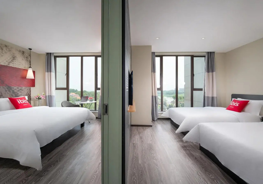 Ibis E'meishan Railway Station Hotel