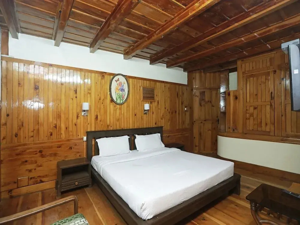 OYO 14300 Home Pleasant 3BHK Mount View Cottage, Prini