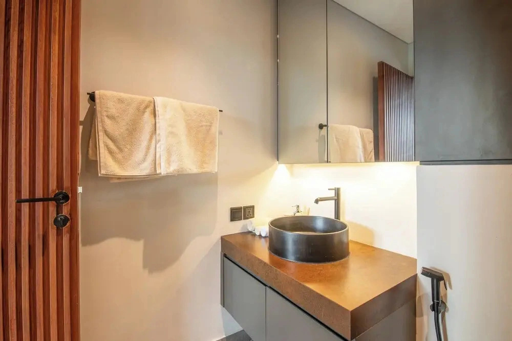Robyn s Villa New Modern 4 BR Villa Canggu