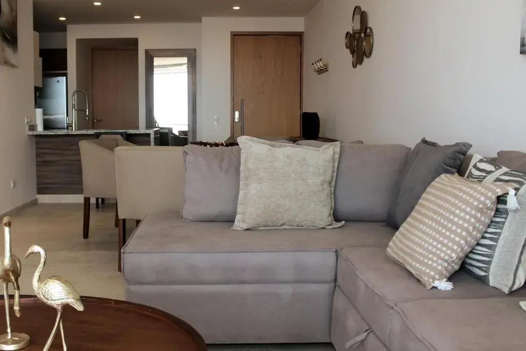 Beautiful apartment with the best view to the Arch! Solaria D 203