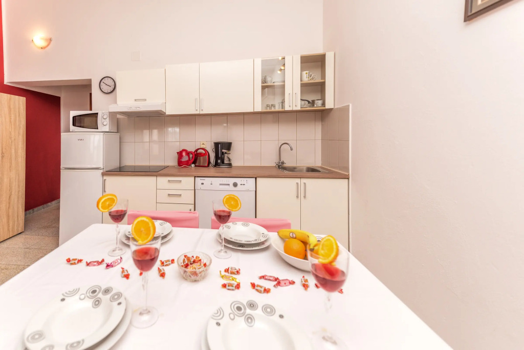 Cherry Apartment With Sea View