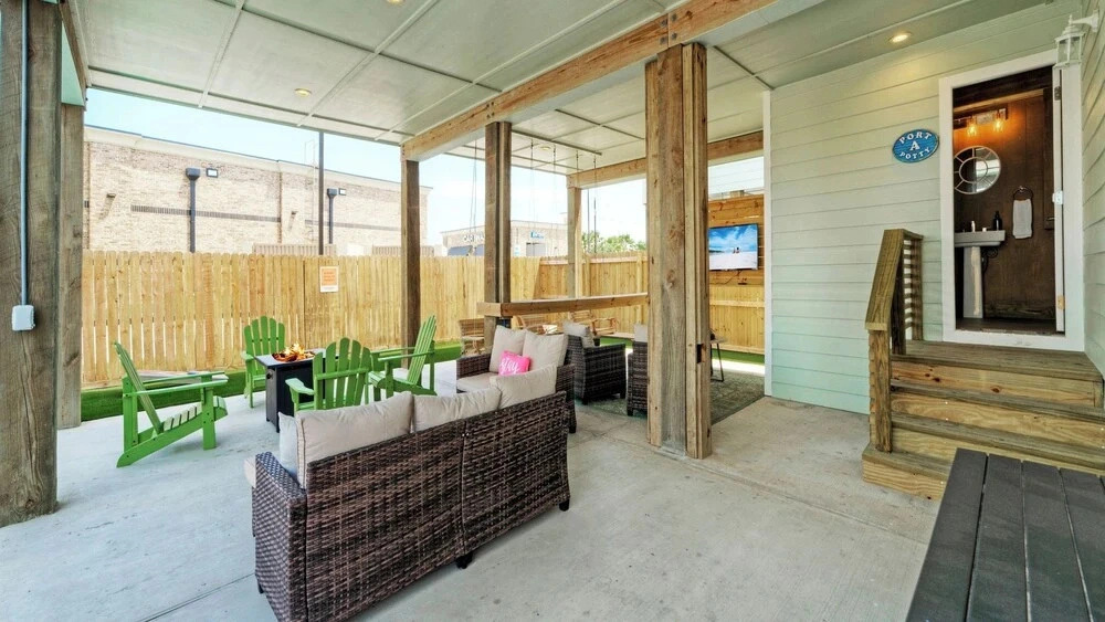 Sleeps 36! 3 Homes Side-by-side w/ Private Pools, Patio Lounge, 5 Mins to Beach