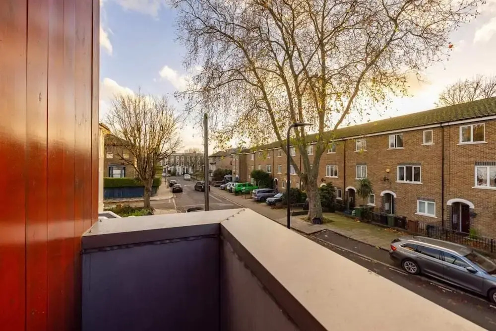 The Victoria Park Sanctuary - Stunning 2bdr Flat
