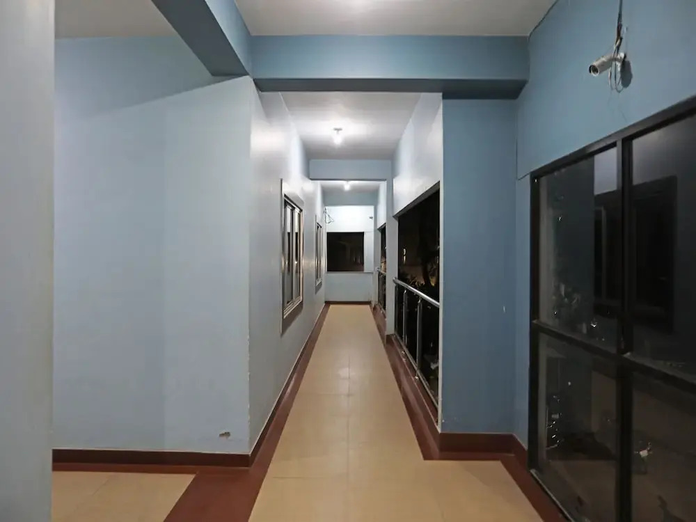 OYO 16821 Hotel Senapati Palace