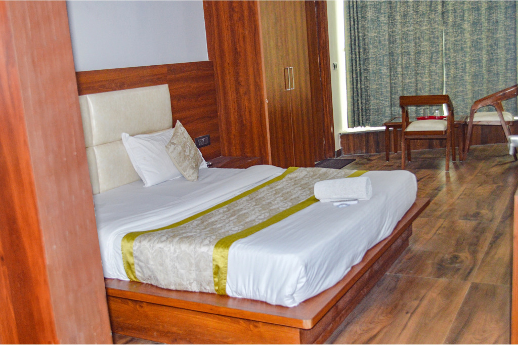 FabHotel The Golf Inn - Nr Botanical Garden Metro