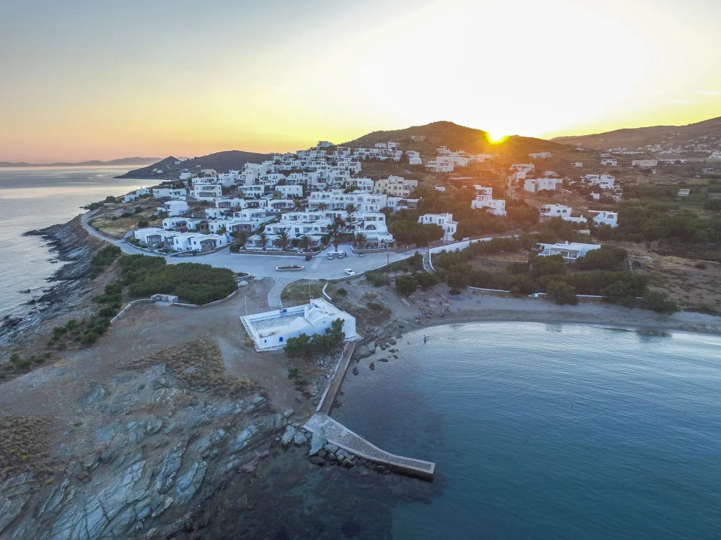 Cavos Studios & Appartements