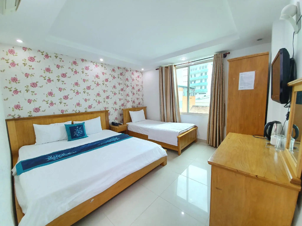 Janus Hotel 168
