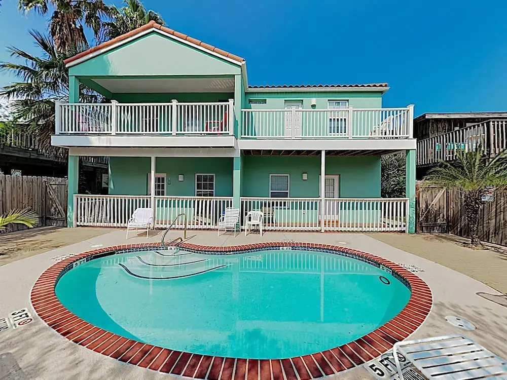 New Listing! Shoreside W/ Pool - 1 Block To Beach 2 Bedroom Duplex