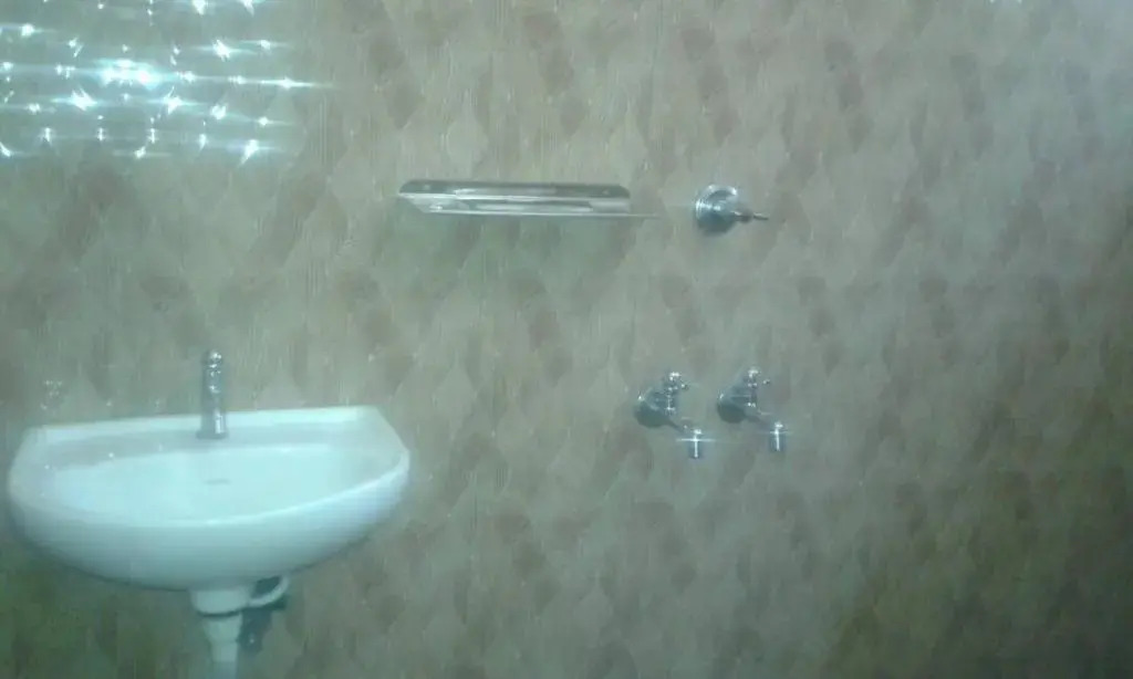 Single Room Non Ac Accommodation In A Home Stay