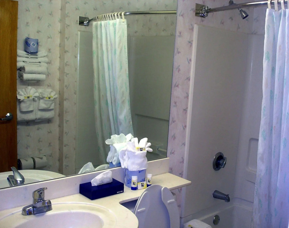 Hometown Inn & Suites Jacksonville Butler Blvd./Southpoint