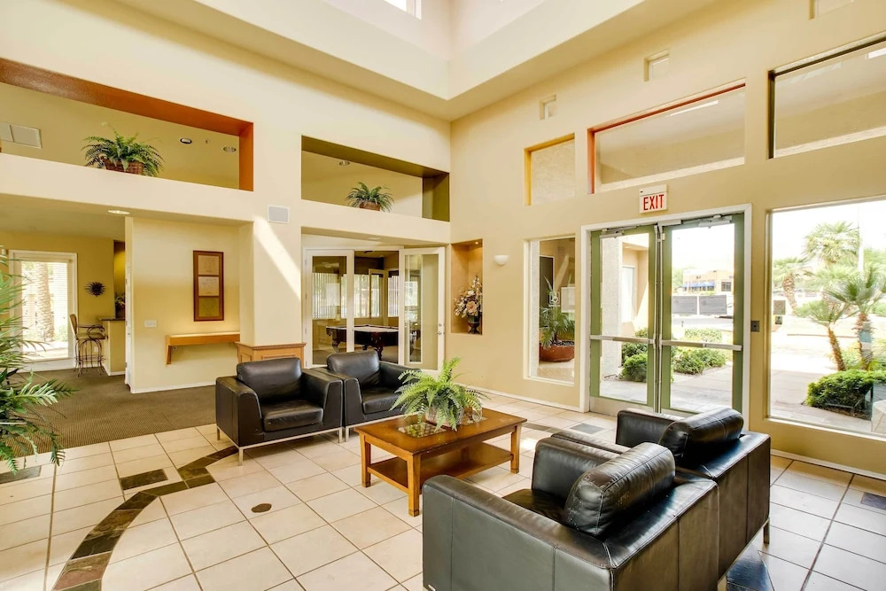 12 Mi to Old Town: Condo w/ Pool & Balcony!