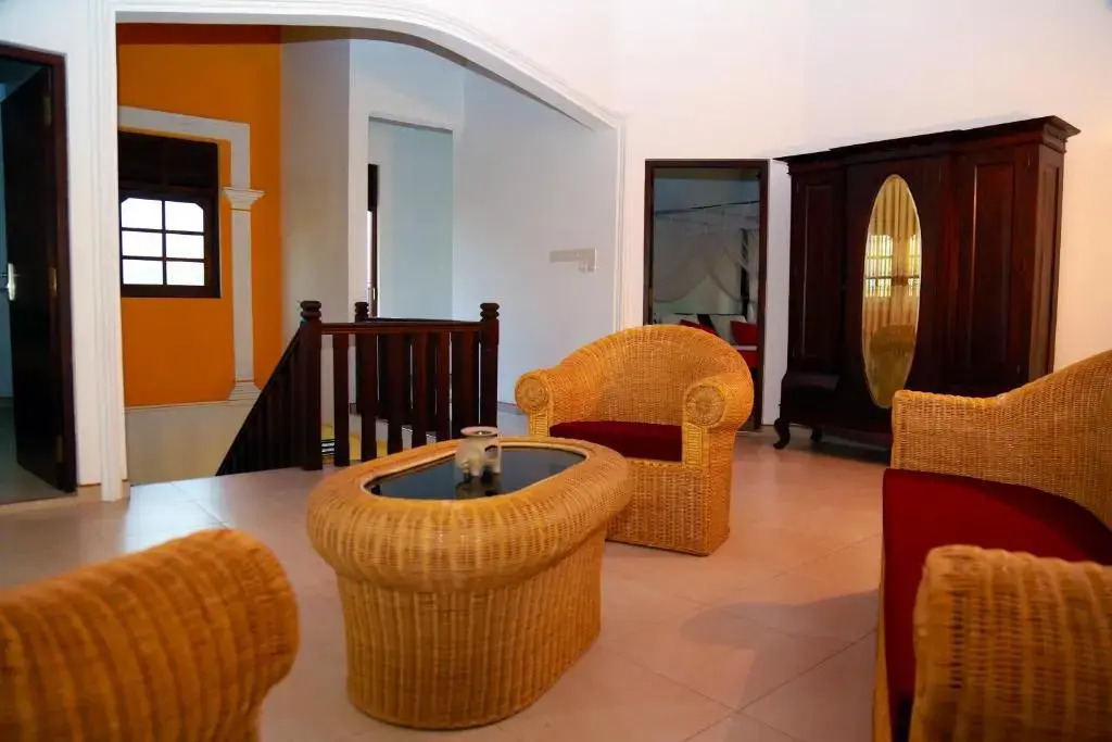 4 S Villa