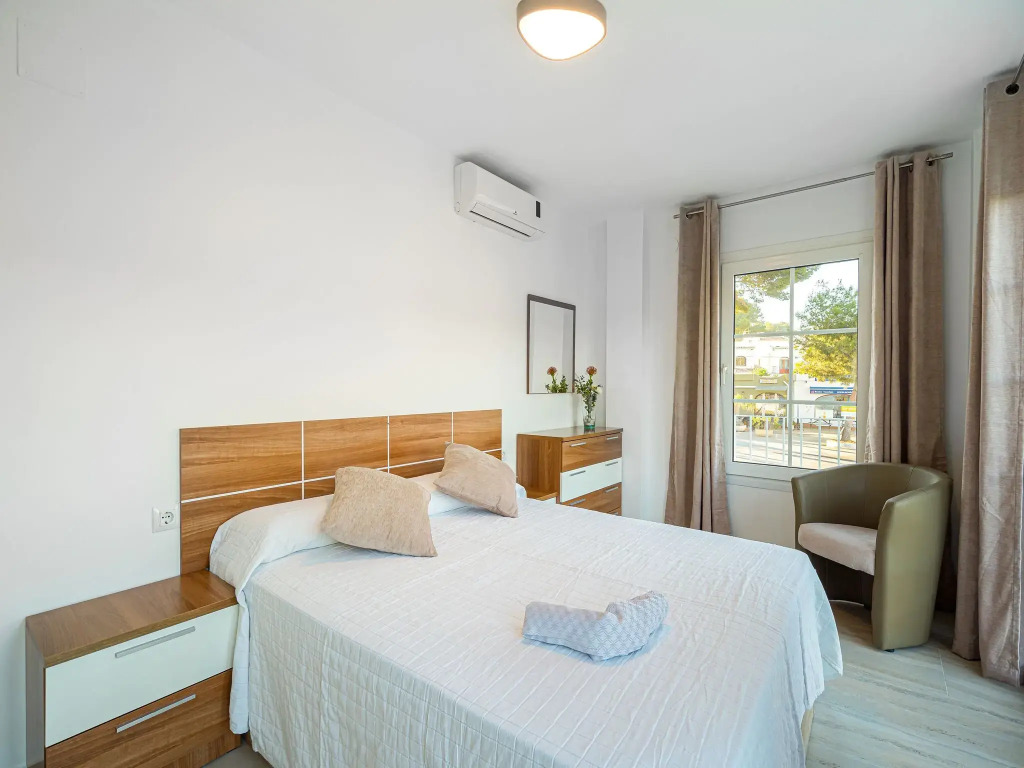 Comfort Steps from the Sea