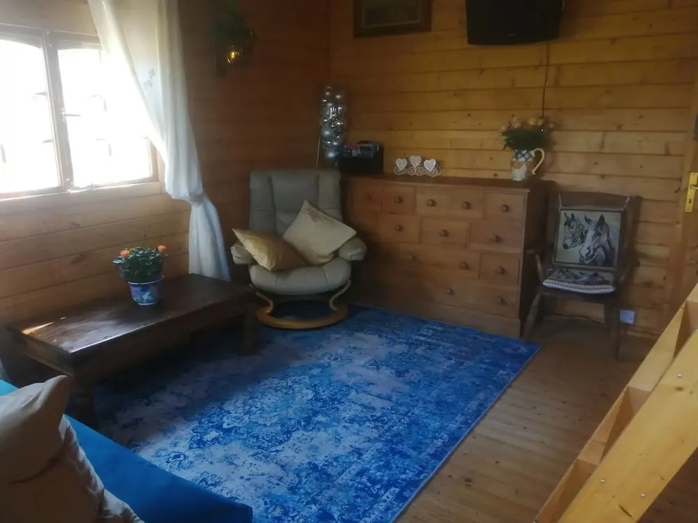 Rustic Log Cabin - Dog Friendly - Sleeps 2 - Views