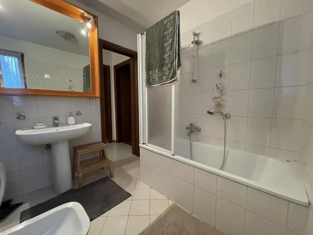 Trilocale con balcone San Gerolamo 055