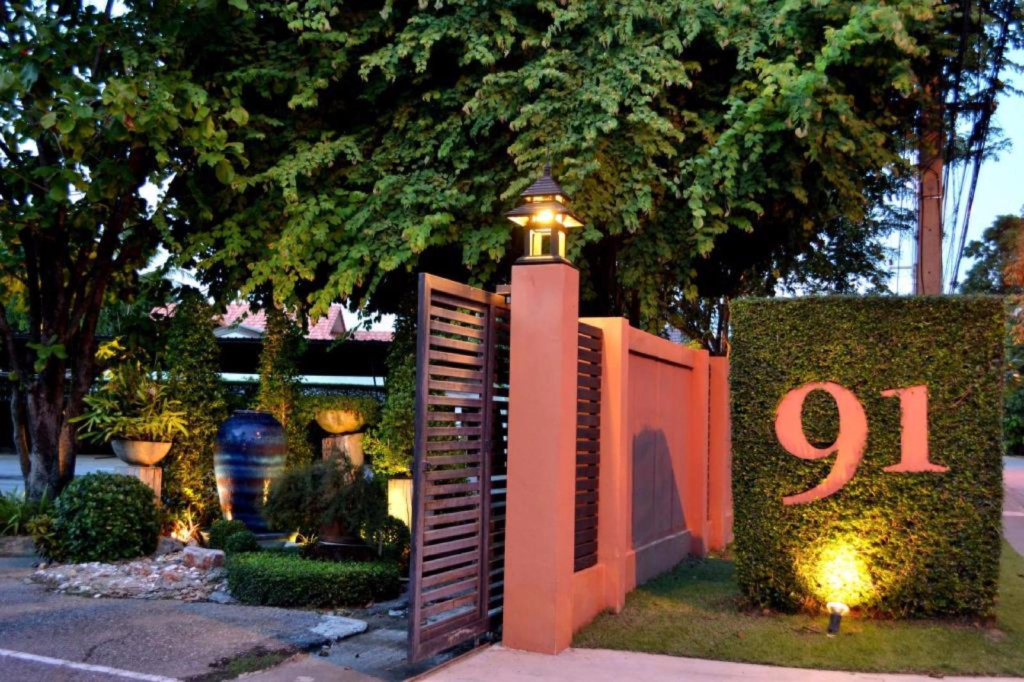 91 Hotel & Restaurant