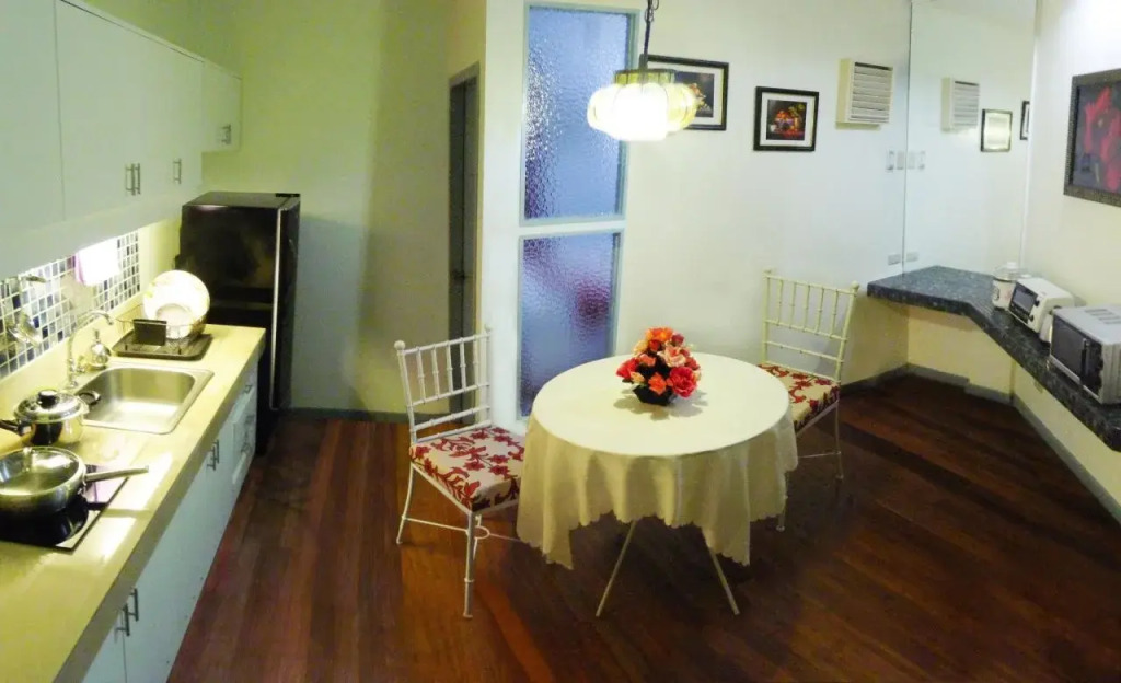 1775 Adriatico Suites