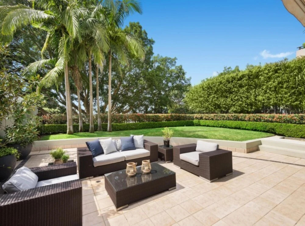 BELLEVUE GARDEN OASIS-hosted by L'Abode