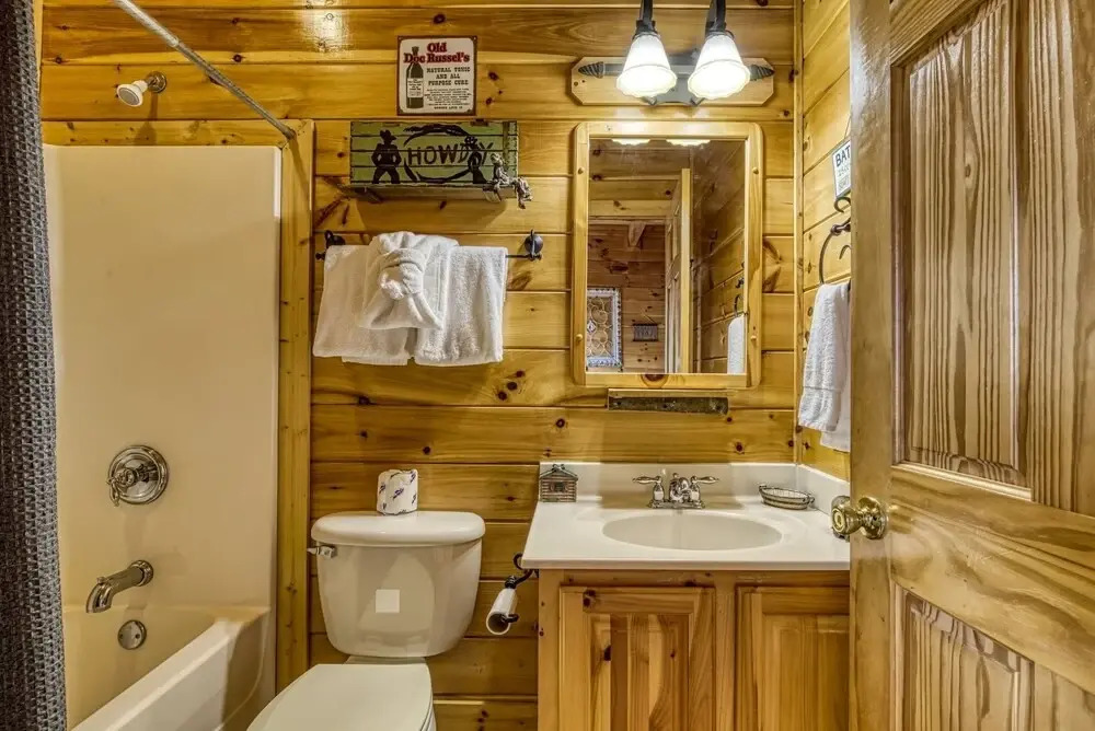 ERN854 - Wagon Wheel Lodge - Great Location! Close To All The Action! cabin