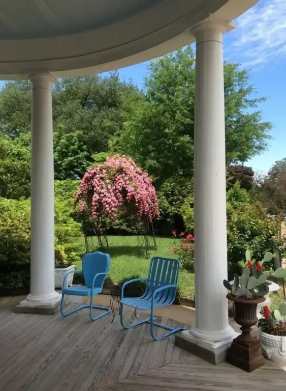 Bazsinsky House