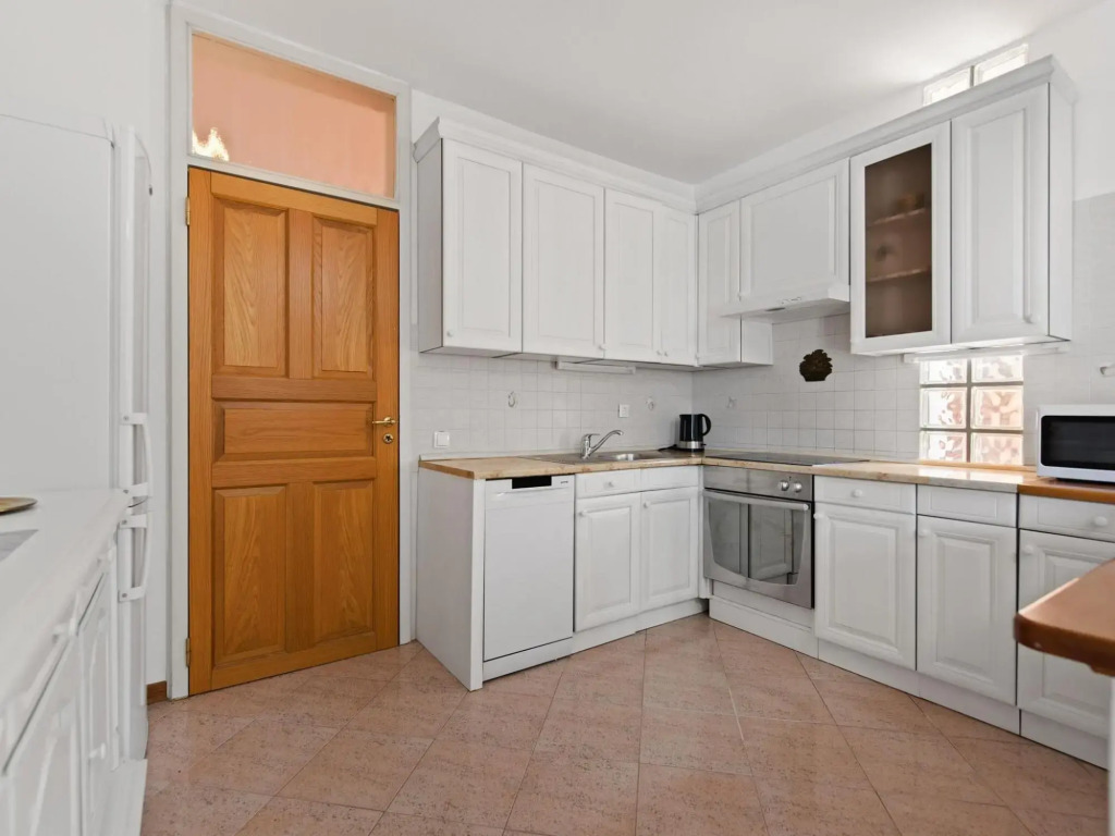 Stylish Villa in Buje With Outdoor Kitchen