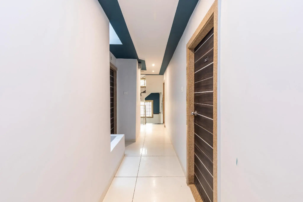 SilverKey Executive Stays 77177 Chikitsak Nagar