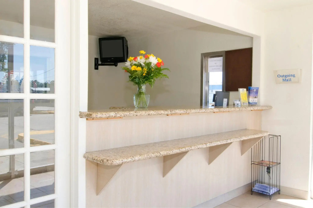 Americas Best Value Inn and Suites Groves