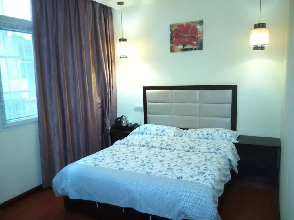 Tongxing Business Hotel